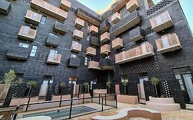 Maboneng City Building Free Wifi And Swimming Pool